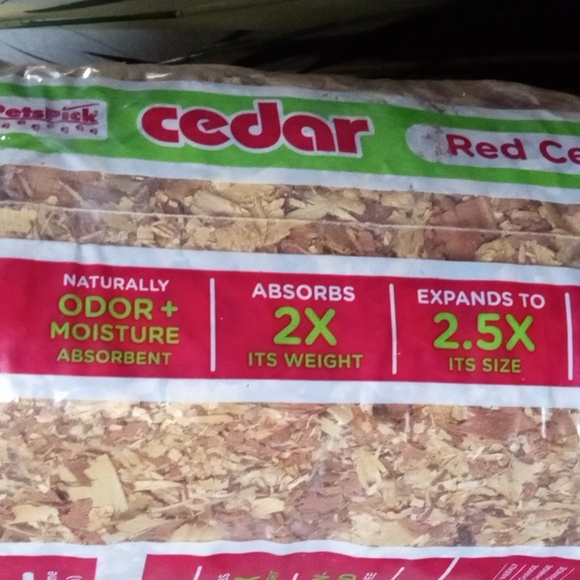 New! PETS PICK Red Cedar Bedding 41 Liters / Odor Control. - Picture 5 of 9